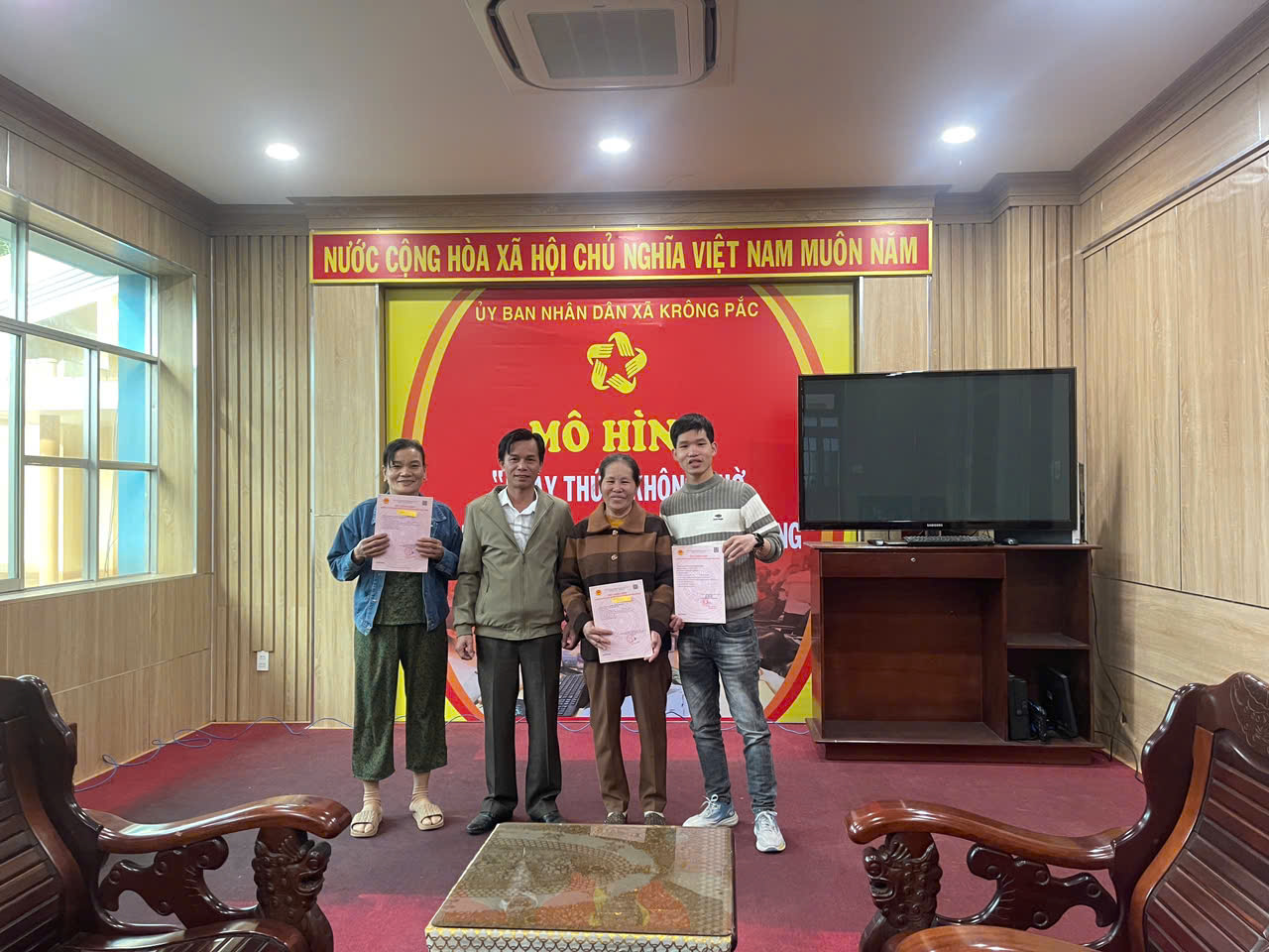 UBND xã Krông Pắc: phát huy hiệu quả mô hình “ngày thứ 5 không chờ” trong giải quyết hồ sơ tồn đọng